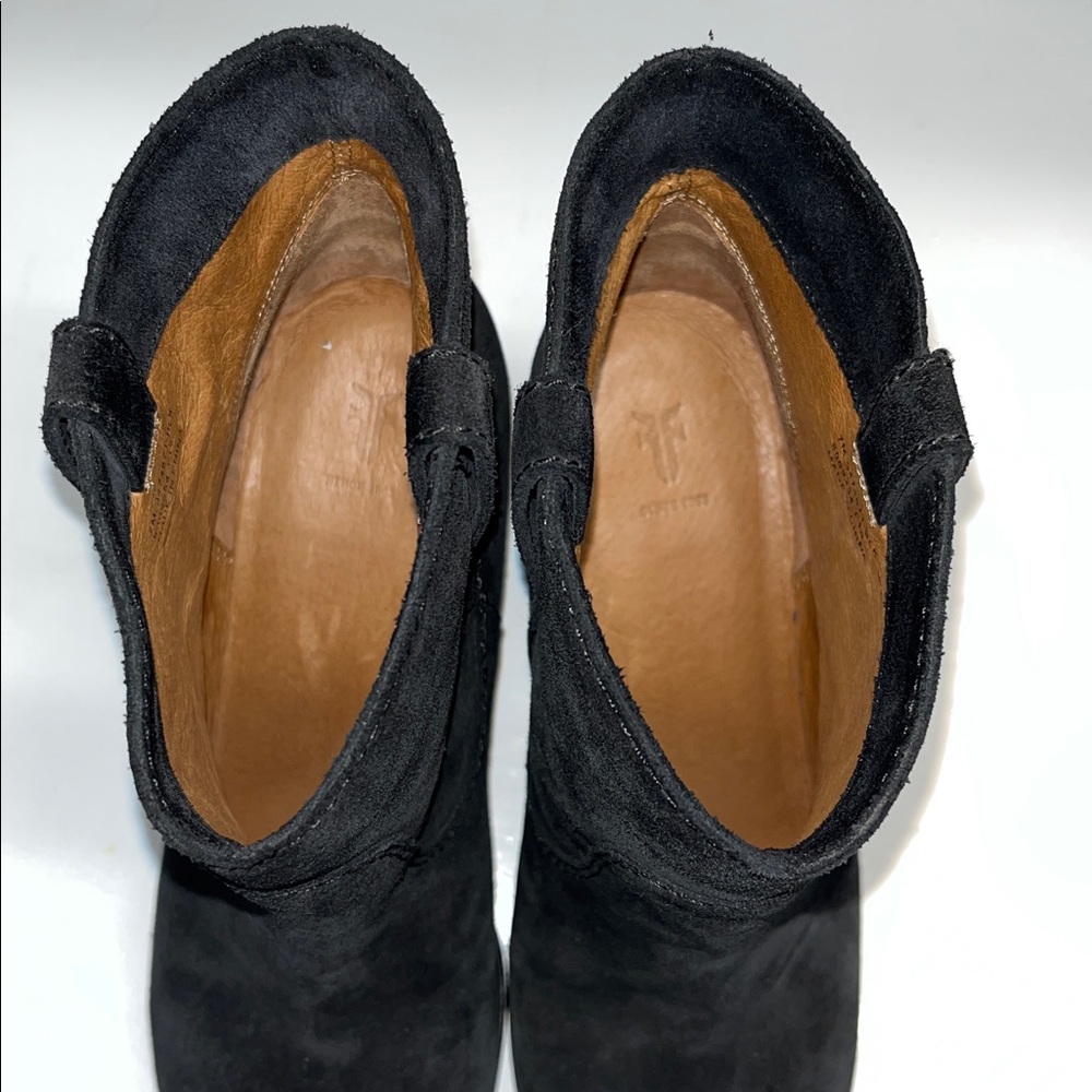 Like new Frye Myra Boots/Booties. Black Suede. Size 7 - Picture 10 of 12